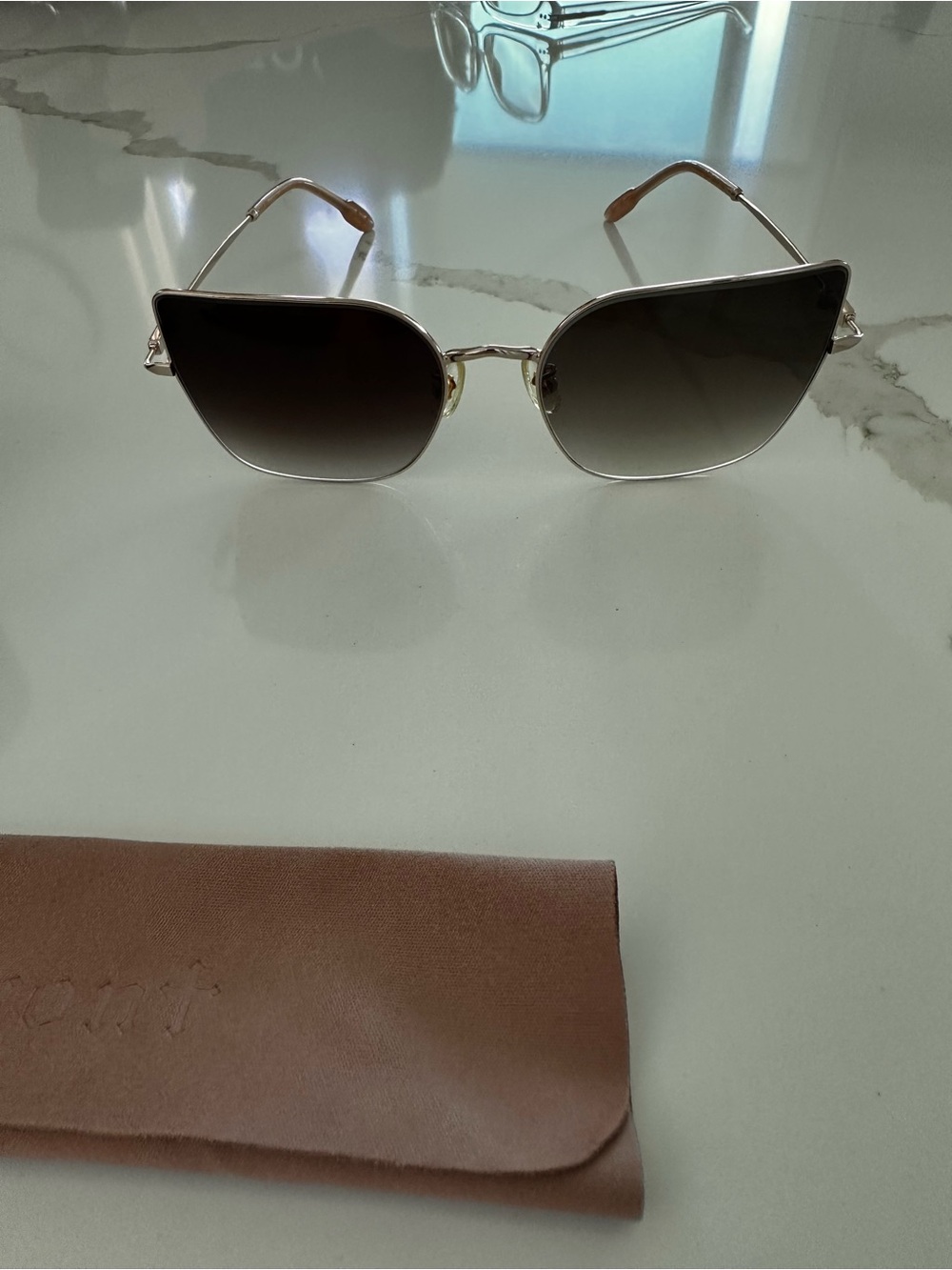 Women’s Front Gold Frame Sunglasses with Brown Gradient Lenses